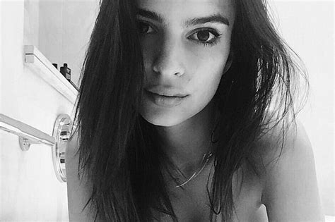 emily ratajkowski nude|Emily Ratajkowski Poses Naked in the Bathtub to Celebrate。